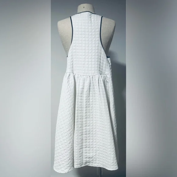H&M: White Textured Sleeveless Dress - Picture 3 of 3